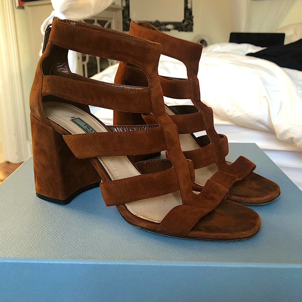 Authentic Prada palissandro heels